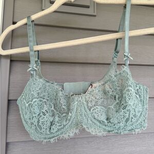 VS 34C Lace Underwire Bra in Light Blue